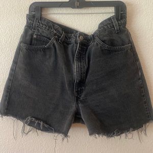 levi’s vintage 505 distressed short